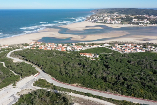 Falido Fundo Imobiliário Costa Atlântica põe terrenos em leilão eletrónico por €7,8 milhões