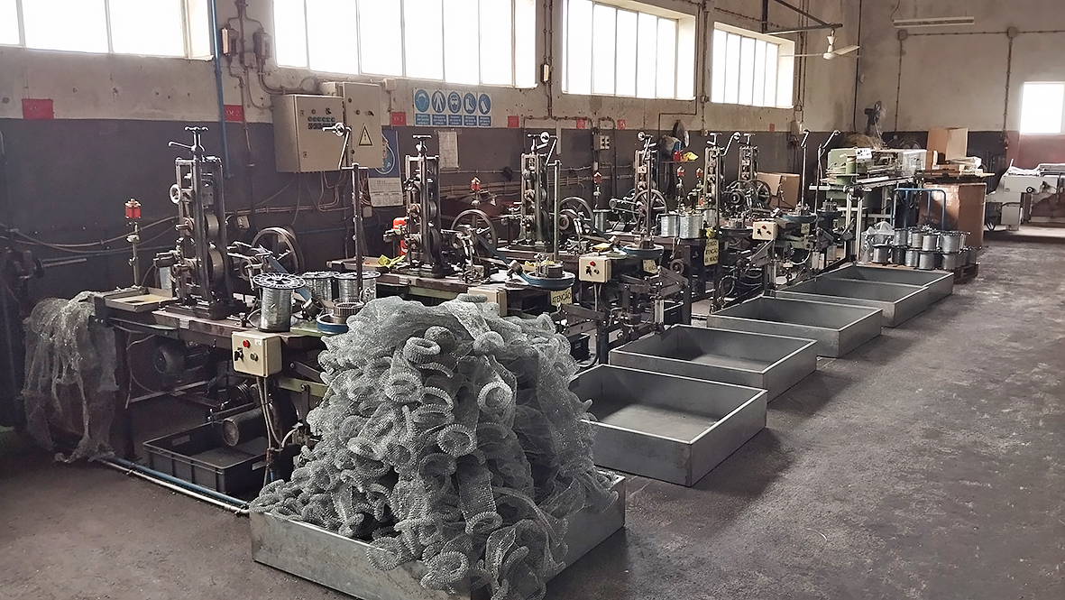 Máquinas, equipamentos e esfregões incluídos na venda da Unidade Industrial