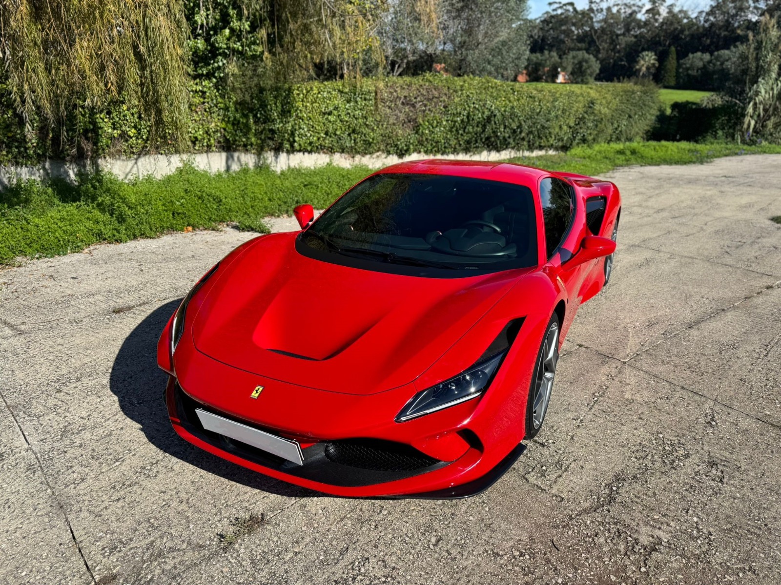 FERRARI F8: UNA HISTORIA DE TRADICIÓN E INNOVACIÓN