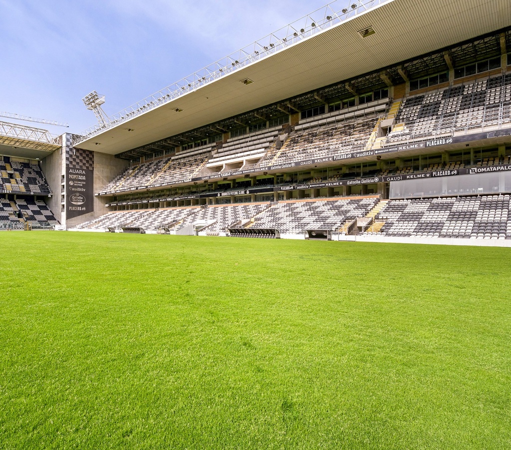 https://wps-auctions.devscope.net/leilosoc-wp/2026/10/Estadio_Bessa_09_1024x902.jpg